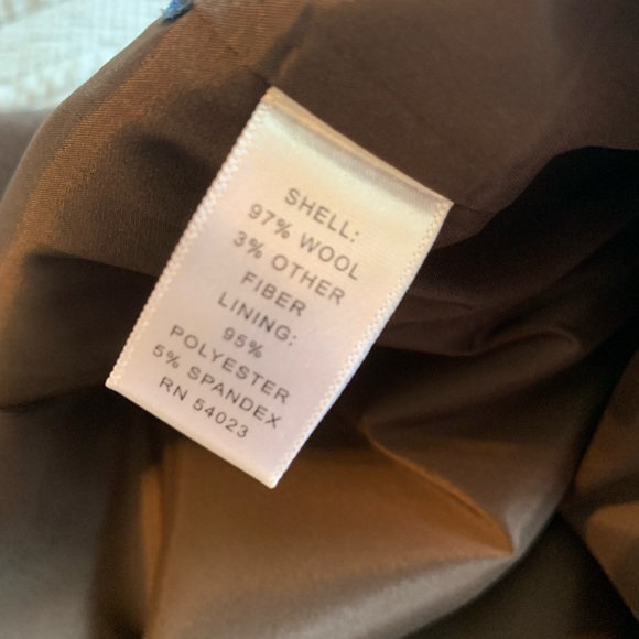 Banana republic brown skirt with functional buttons - Picture 3 of 3